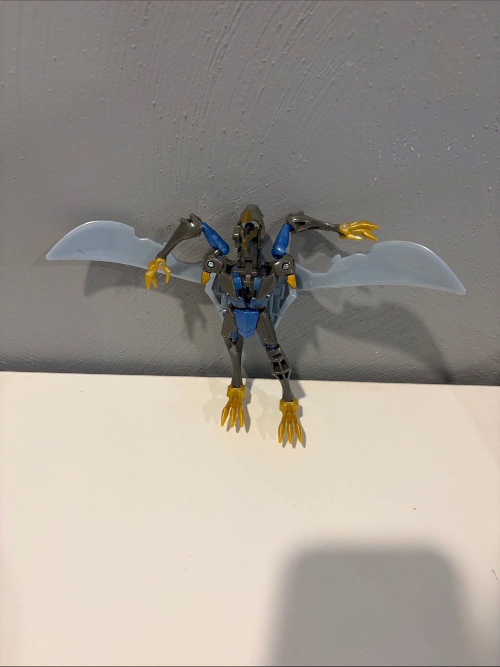 Transformers animated deluxe class swoop figure hasbro 2008 missing part of head